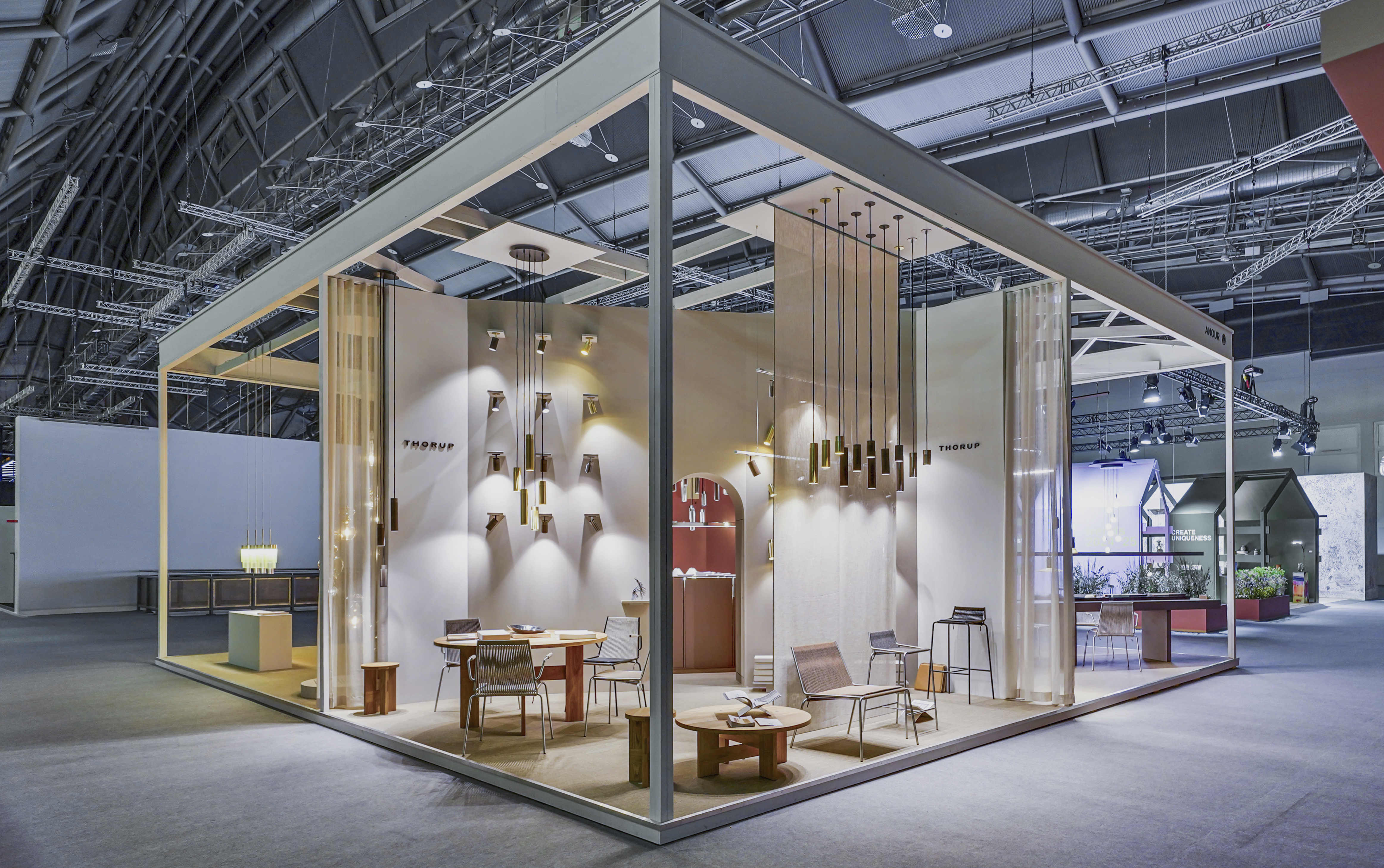 Dansk_Industri_Messestand_Light+building_2024_Lamps_Pendel_Furniture